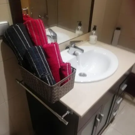 Confortable En La Bahia De דירה