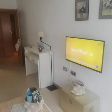 Confortable En La Bahia De דירה